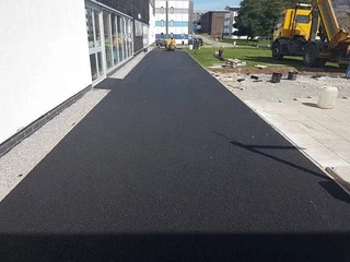 Concrete, TAR and Paving driveways