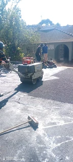 Smooth Tar ,driveways and Parkings