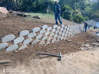 RETAINING walls installations