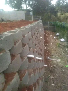 Retaining wall installations