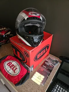 BELL MOTORCYCLE/BIKE HELMET