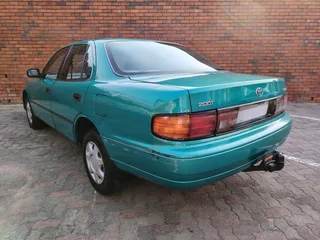 Toyota Camry 200i (MANUAL)