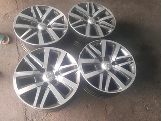 Original 18" Toyota Fortuna//hilux Rims