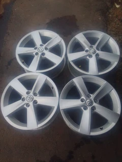 Original 16" Vw Polo Rivazza Rims