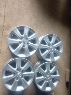 Original 15"toyota quest rims