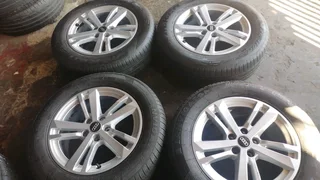 Original 17&#34; Audi Q3 Rims available