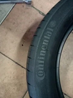 Fresh 225/50R17 CONTINENTAL RUNFLAT TYRES