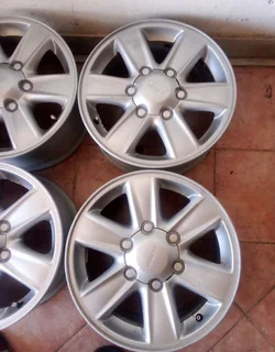 Clean Original 16" Isuzu Bakkie Rims