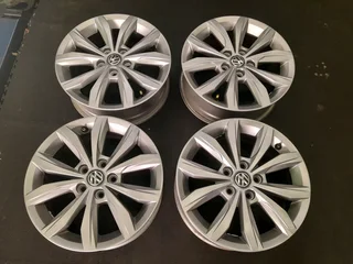 Original 15&#34; VW POLO RIMS