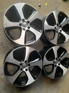 Clean Original 18 inch VW GOLF RIMS