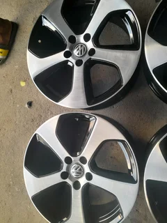 Clean Original 18 inch VW GOLF RIMS