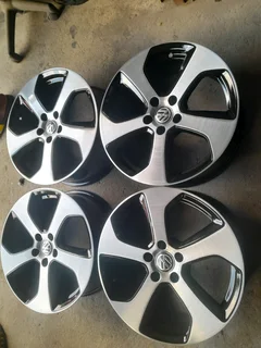 Clean Original 18 inch VW GOLF RIMS