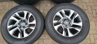Aa set of Clean 18&#34; TOYOTA FORTUNA/HILUX WHEELS