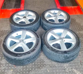 Clean Original 16&#34; Vw Polo Rivazza Wheels