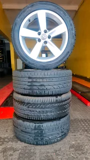 Clean Original 16&#34; VW POLO RIVAZZA WHEELS