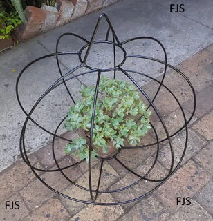 Garden  Fjs  Steelworks - Stands, Shelves, Brackets, Decor, Pot Holders, Globes