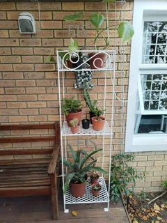 GARDEN  FJS  STEELWORKS - STANDS, SHELVES, BRACKETS, DECOR, POT HOLDERS, GLOBES