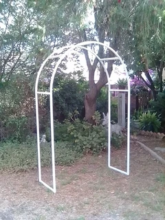 CUSTOM  FJS  GARDEN ARCHES , TRELLIS, OBELISKS, CLIMBER STRUCTURES, TOPIARIES, PERGOLAS,