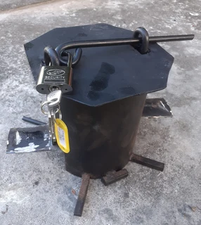 CUSTOM  FJS  GAS CLINDER CAGES, TOOL BOXES, SECURITY CAGES, LOCK BOXES, TAP LOCKS, STOR