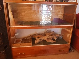 Terrarium for sale : 1.32m h x1.15m l x430mm w.