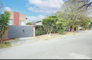 NO DEPOSIT WATER INDEPENDENT SOLAR POWER RANDBURG AREA - R3000 single