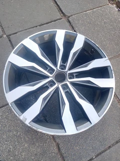One Single Rim 19inche VW T-ROC 5X112 Pcd original mag also fit VW Tiguan