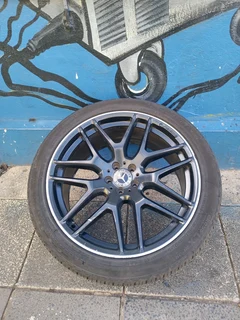 One Single Rim And Tyres 22 Inche Gla200 Amg Mercedes Benz