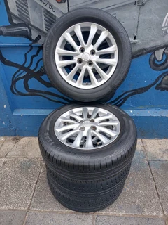 A set of 15inche Toyota Etios original mags Rims 4x100 Pcd