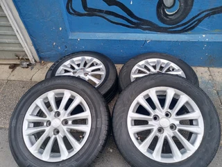 A set of 15inche Toyota Etios original mags Rims 4x100 Pcd