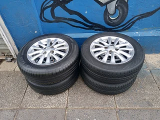A set of 15inche Toyota Etios original mags Rims 4x100 Pcd