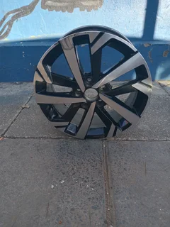 One Single Rim 16inche Polo TSI and Polo Vivo Original mag Rim