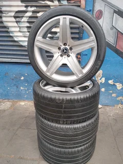 A Set Of Rims And Tyres 21inche Amg Mercedes Benz