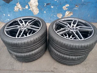 A Set of Rims And Tyres 19inche AMG Mercedes Benz
