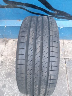 One Single Tyres 225x40 R18 Brand New