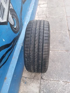One Single TYRES 225X40 R18 Brand new