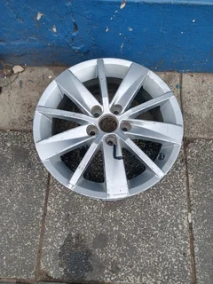 One Single Rim 15inche Polo TSI and Polo Vivo Original mag