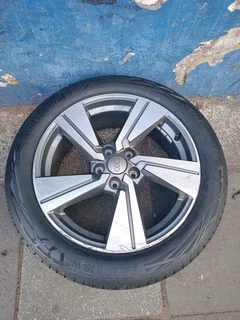 One Single Rim and TYRES 18inche Audi Q2
