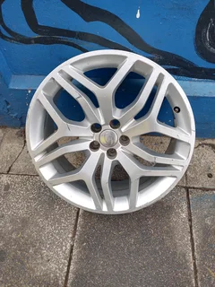 One Single Rim 20inche Range Rover EVoque