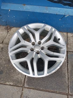 One Single Rim 20inche Range Rover EVoque