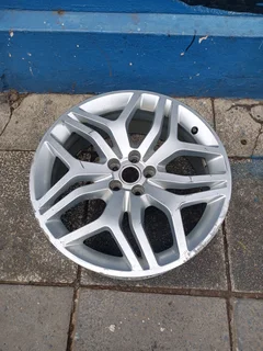 One Single Rim 20inche Range Rover EVoque