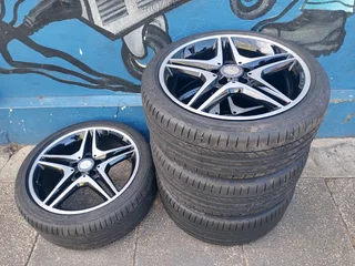 A Set of Rims And TYRES 18inche AMG Mercedes Benz OEM