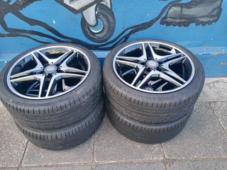 A Set of Rims And TYRES 18inche AMG Mercedes Benz OEM