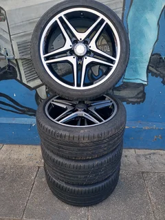 A Set of Rims And TYRES 18inche AMG Mercedes Benz OEM