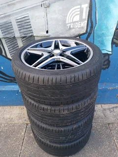 A Set of Rims And TYRES 18inche AMG Mercedes Benz OEM