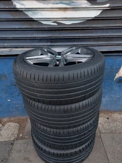 A Set of 18inche Rims And TYRES BMW Original mag 5X112 PCD