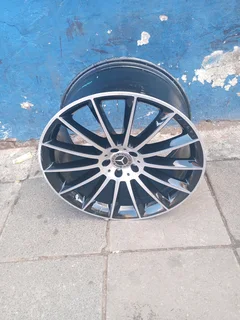 One Single Rim 21inche Mercedes Benz MLE Original mag
