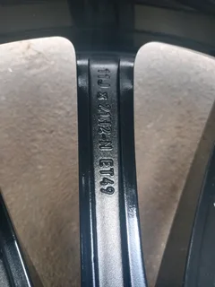 One Single Rim 21inche Mercedes Benz MLE Original mag