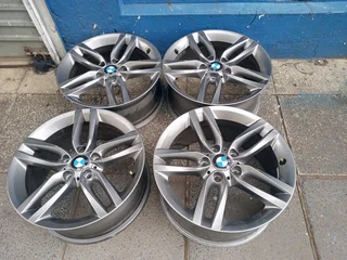 A Set of Rims 18inche BMW F30 Original mag 5X12O Pcd and also fit BMW 1 Series and BMW 2 Series
