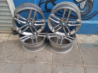 A Set of Rims 18inche BMW F30 Original mag 5X12O Pcd and also fit BMW 1 Series and BMW 2 Series