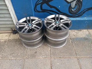 A Set of Rims 18inche BMW F30 Original mag 5X12O Pcd and also fit BMW 1 Series and BMW 2 Series